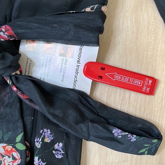 MAC DUGGAL Belted Floral Print Long Sleeve Gown Black SIZE 6. 0727 - Picture 6 of 7